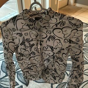 Long sleeve comfortable and stretchy on your waistline.